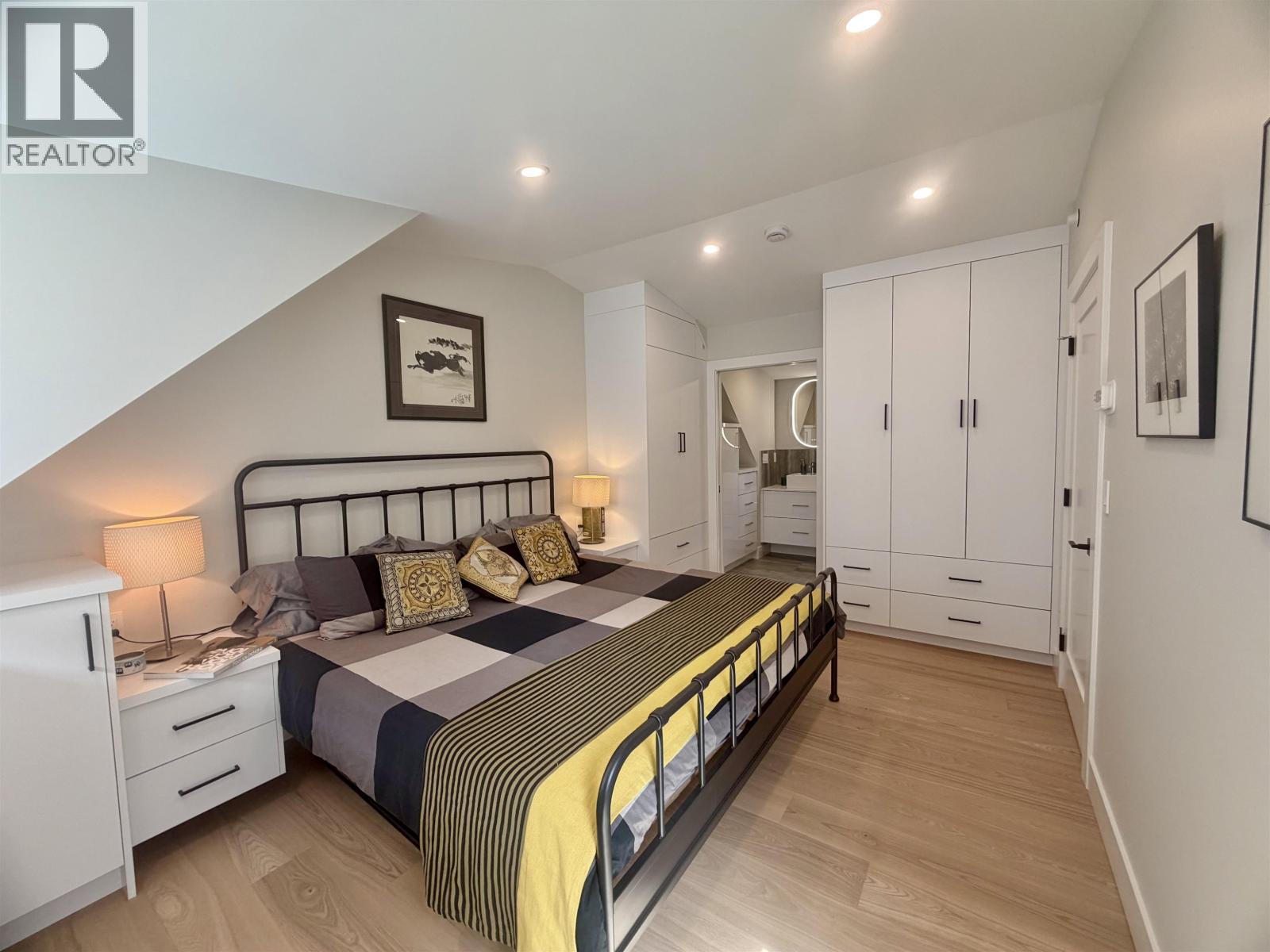 3762 Fleming Street, Vancouver, British Columbia  V5N 3W2 - Photo 11 - R3108986