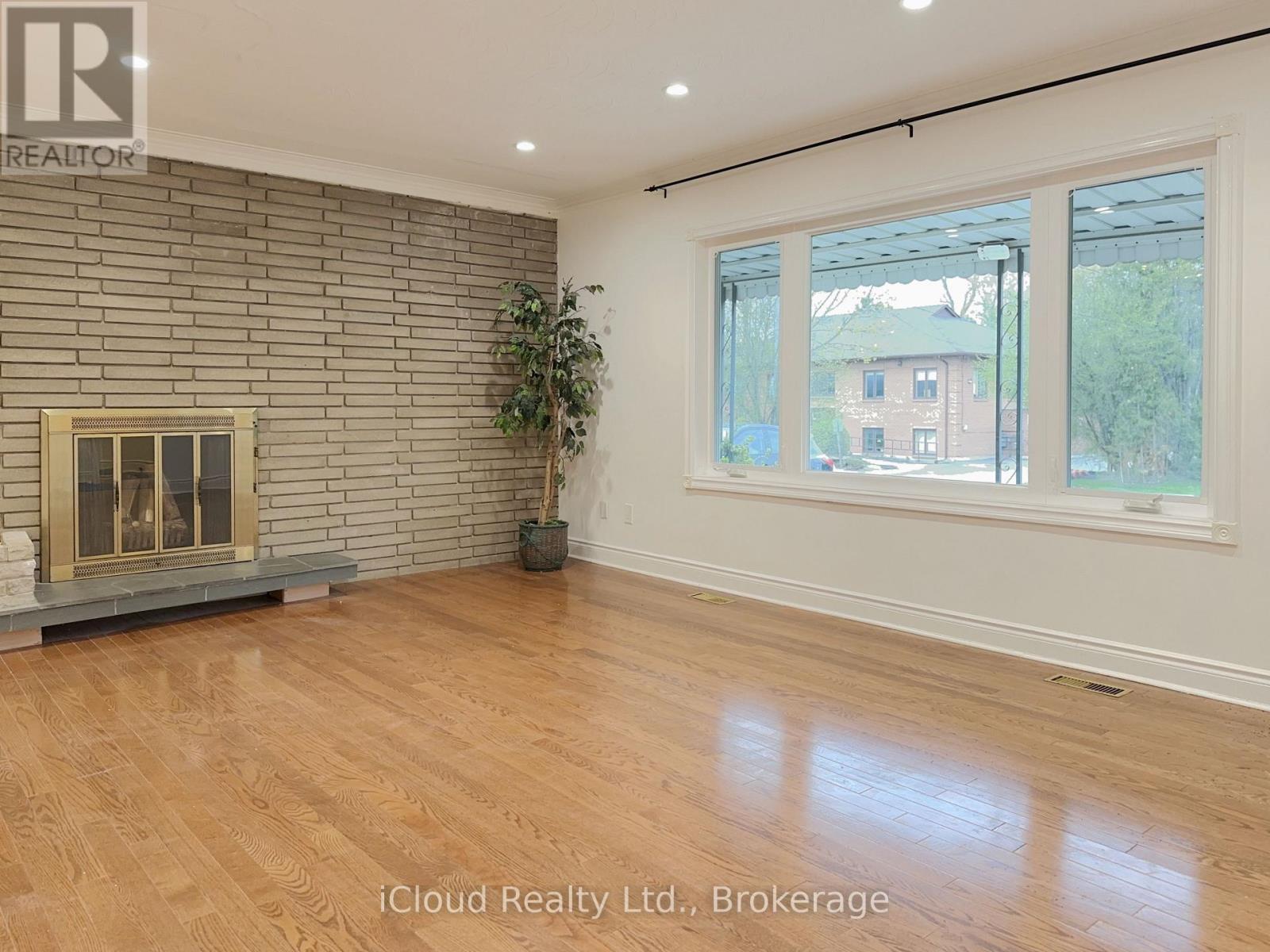 4 Longbridge Road, Vaughan (Uplands), Ontario  L4J 1L5 - Photo 2 - N13087478