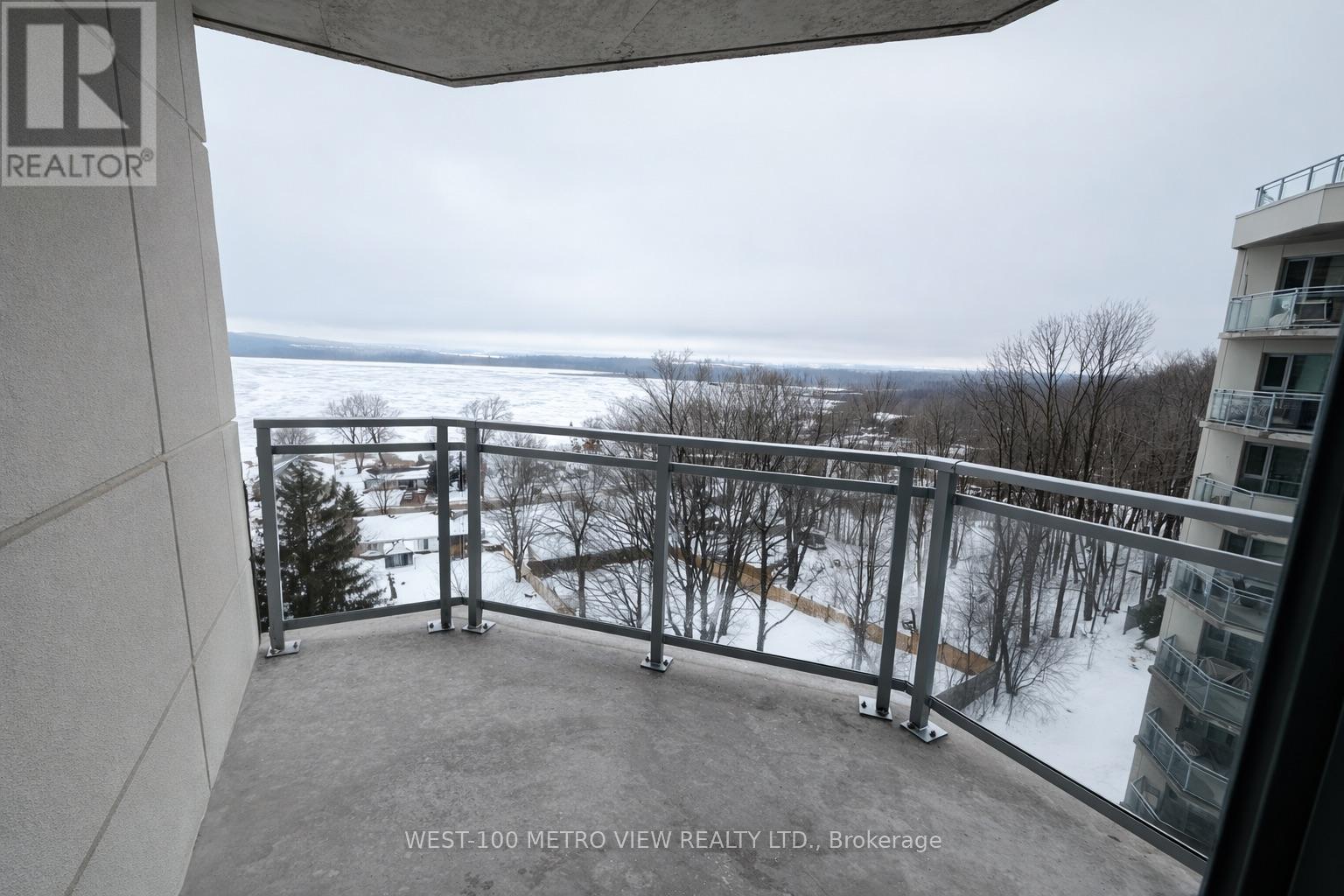 709 - 56 Lakeside Terrace, Barrie (Little Lake), Ontario  L4M 7B9 - Photo 2 - S13087502