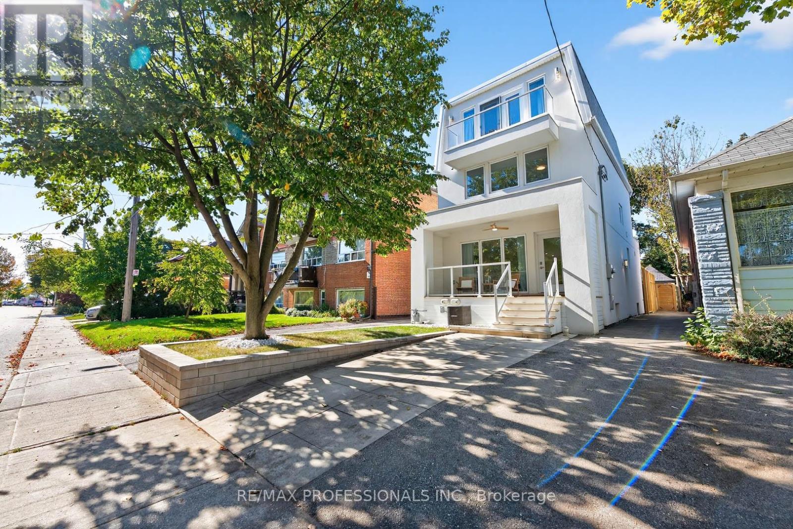 22 Ninth Street, Toronto, Ontario  M8V 3E3 - Photo 3 - W13087432