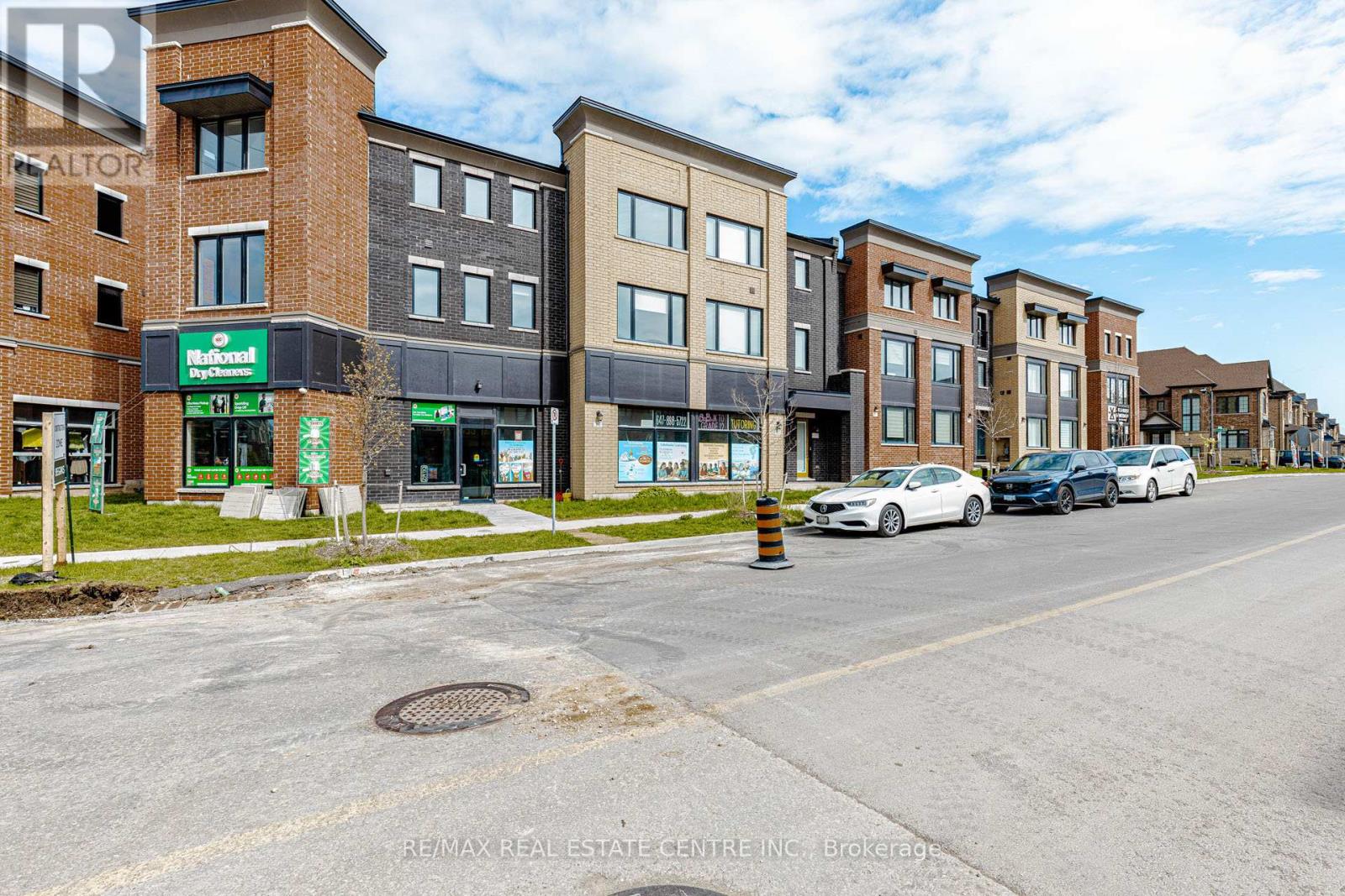 3 MARVIN AVENUE, oakville (go glenorchy), Ontario