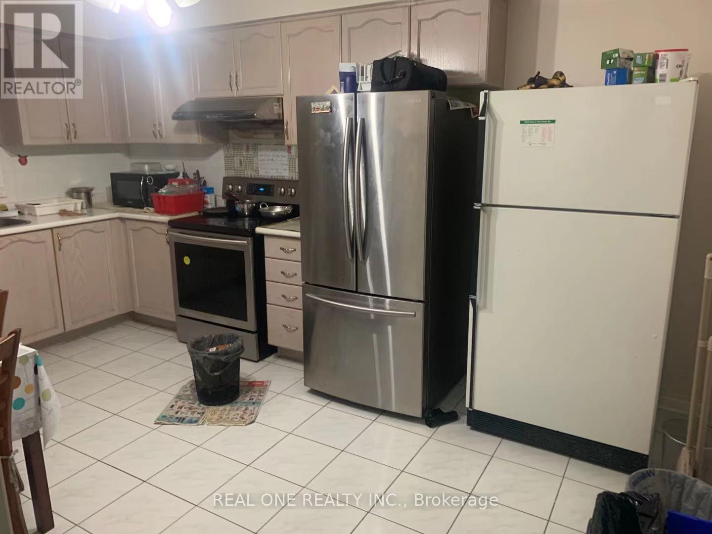 Room 1 - 5672 Shillington Drive, Mississauga (Hurontario), Ontario  L5R 3N5 - Photo 3 - W13087498