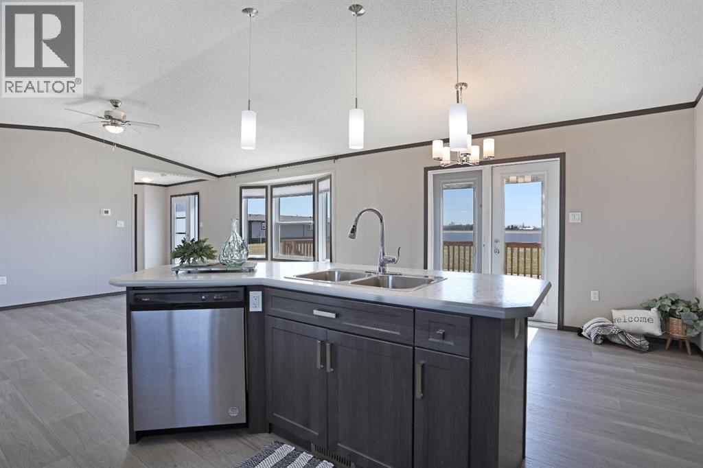 3 Meadowplace Manor E, Brooks, Alberta  T1R 0W9 - Photo 14 - A2307902