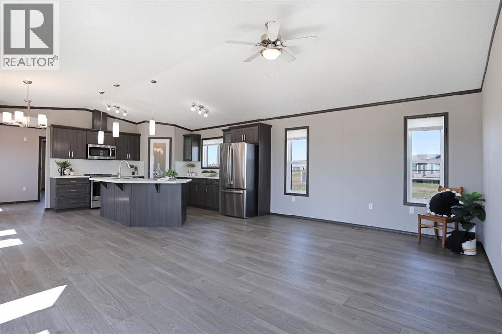 3 Meadowplace Manor E, Brooks, Alberta  T1R 0W9 - Photo 6 - A2307902