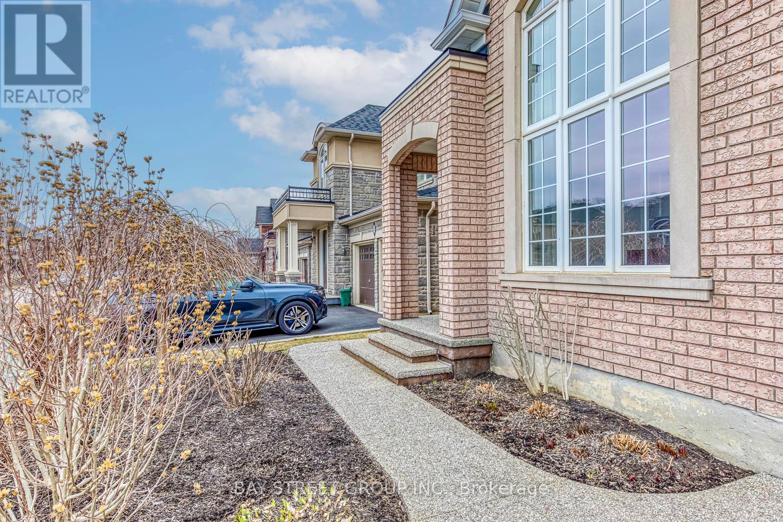 16 Henderson Street, Hamilton, Ontario  L9K 0H1 - Photo 3 - X13087454