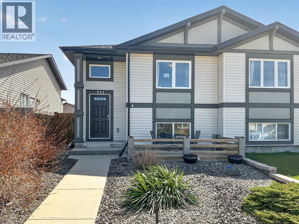 711 Sunset Place, Coaldale, Alberta  T1M 0C5 - Photo 1 - A2302051
