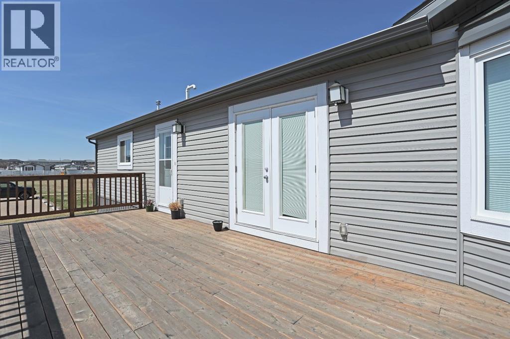 3 Meadowplace Manor E, Brooks, Alberta  T1R 0W9 - Photo 33 - A2307902