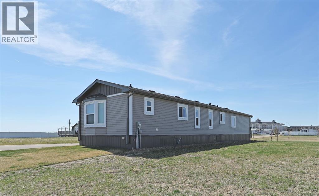 3 Meadowplace Manor E, Brooks, Alberta  T1R 0W9 - Photo 35 - A2307902