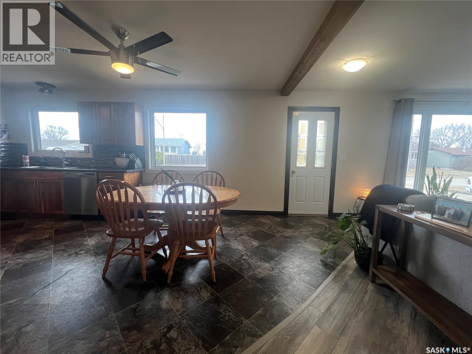 901 Thompson Street, Whitewood, Saskatchewan  S0G 5C0 - Photo 10 - SK035009