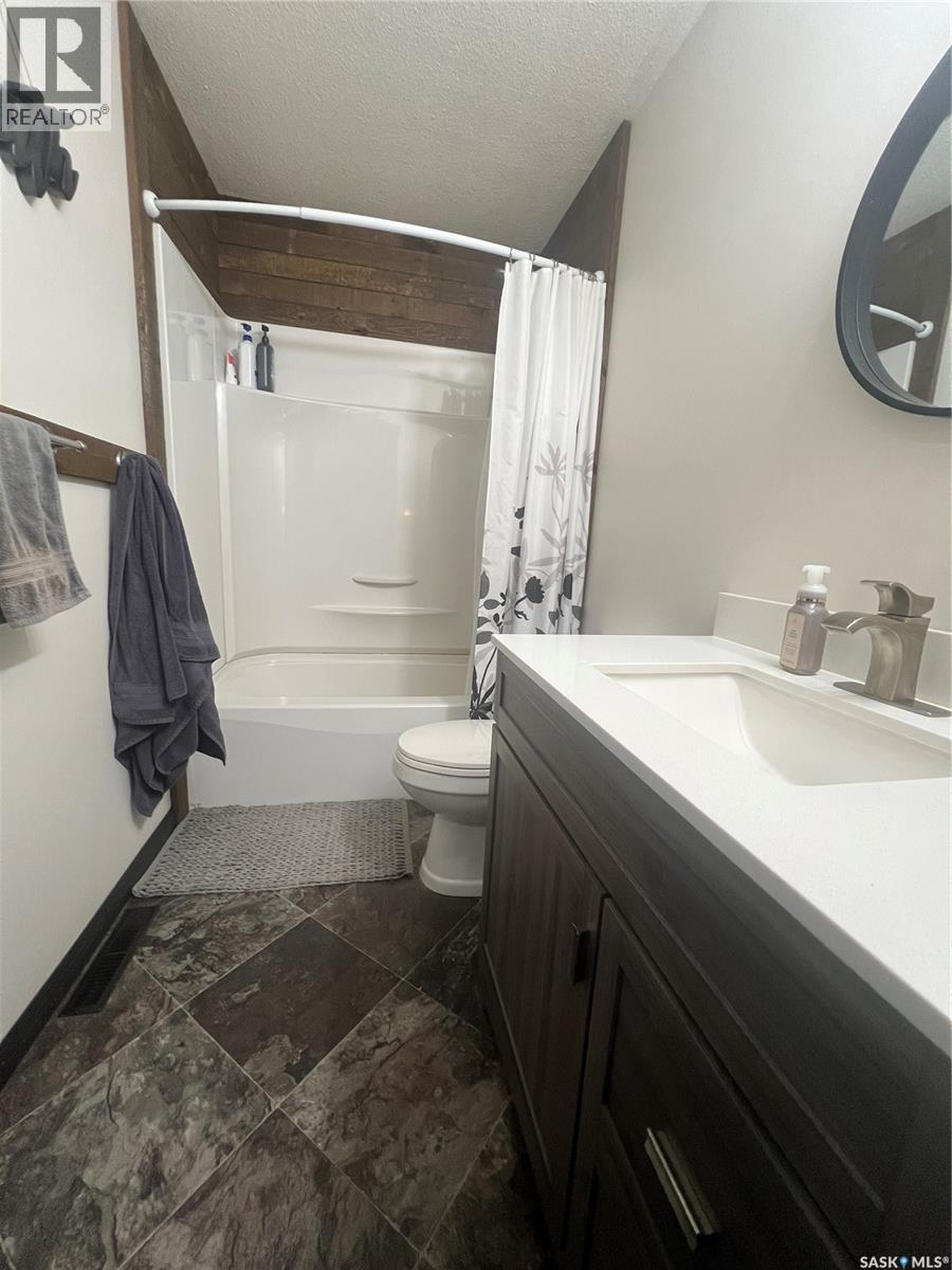 901 Thompson Street, Whitewood, Saskatchewan  S0G 5C0 - Photo 18 - SK035009