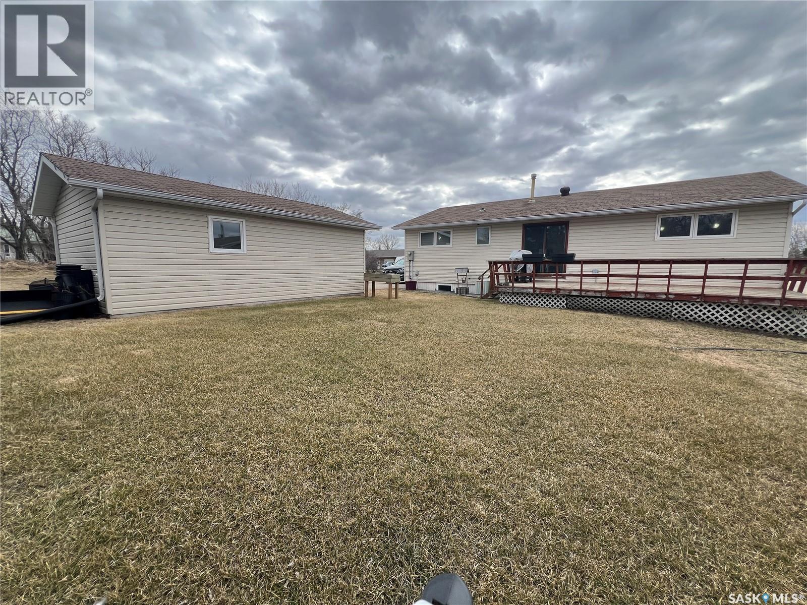 901 Thompson Street, Whitewood, Saskatchewan  S0G 5C0 - Photo 2 - SK035009