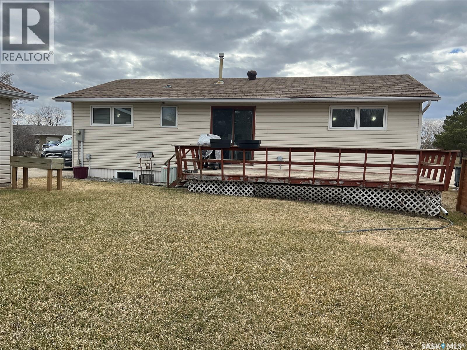 901 Thompson Street, Whitewood, Saskatchewan  S0G 5C0 - Photo 4 - SK035009