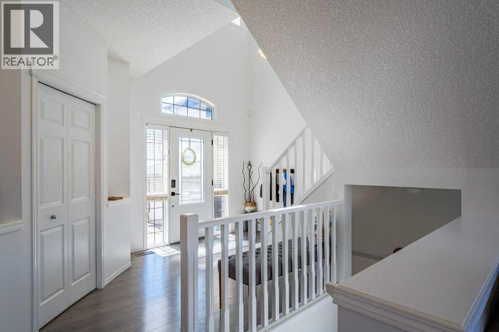 322 Rockyspring Circle NW, Calgary, Alberta  T3G 6A2 - Photo 5 - A2301357