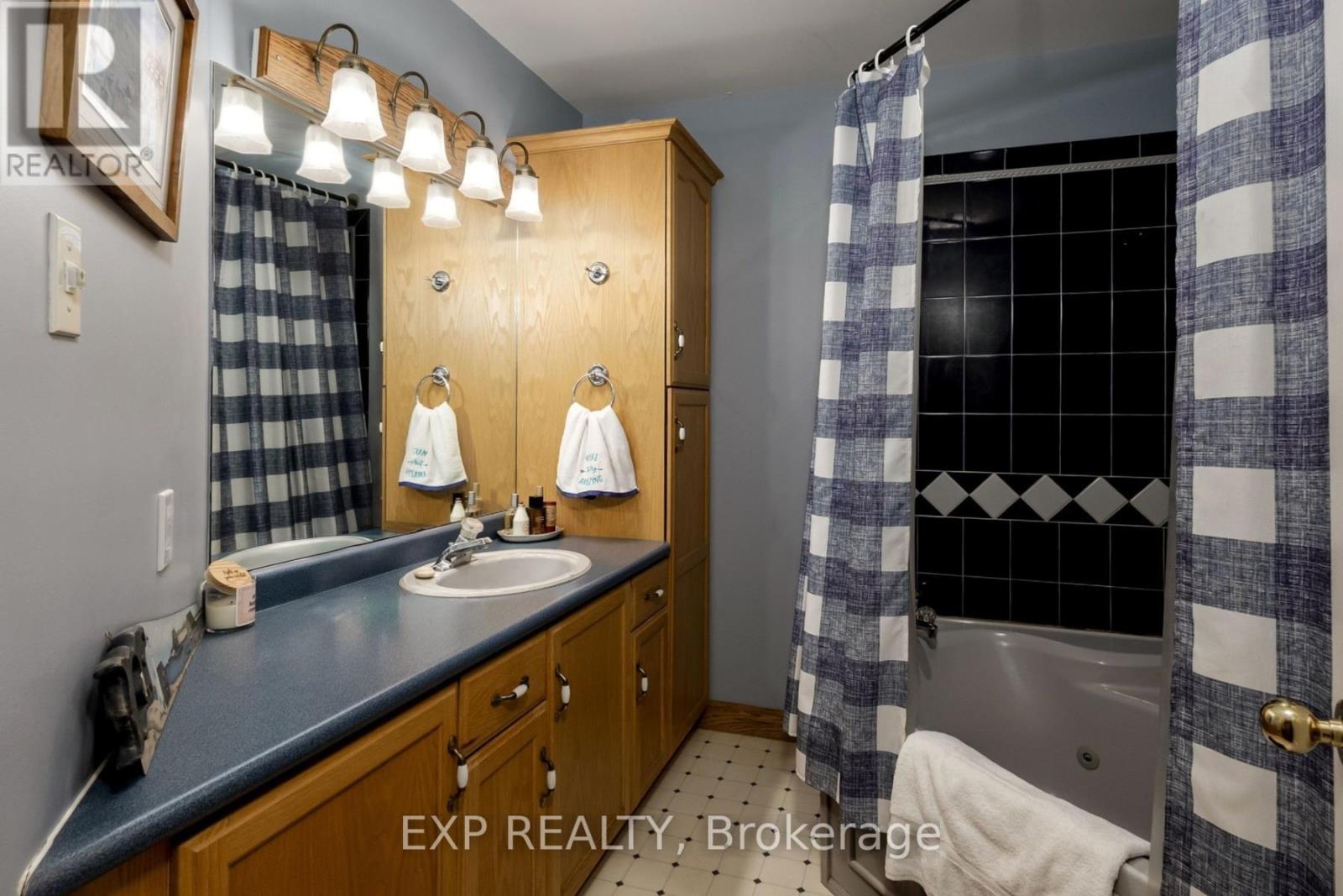 9127 Hacienda Road, Malahide, Ontario  N5H 2R1 - Photo 14 - X13087516