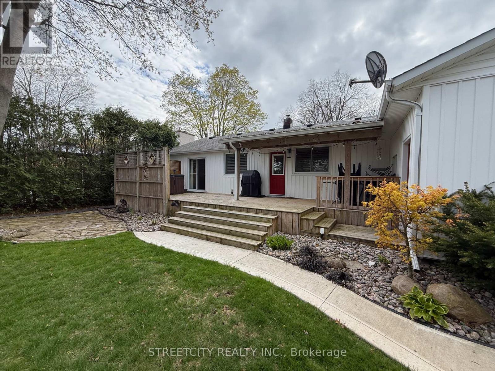 1320 Kim Street, Sarnia, Ontario  N7V 3T5 - Photo 3 - X13087530