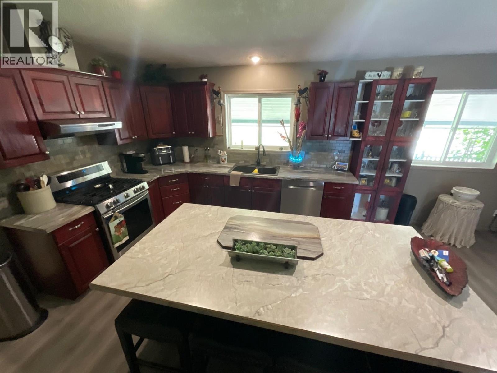 10264 97 Highway, Charlie Lake, British Columbia  V1J 8L9 - Photo 7 - R3120035
