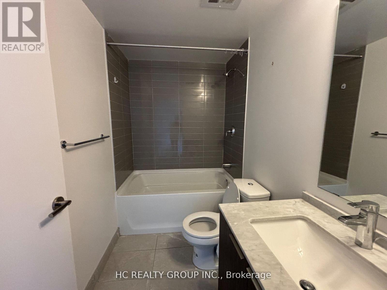 4204 - 11 Wellesley Street W, Toronto, Ontario  M4Y 0G4 - Photo 4 - C13087556