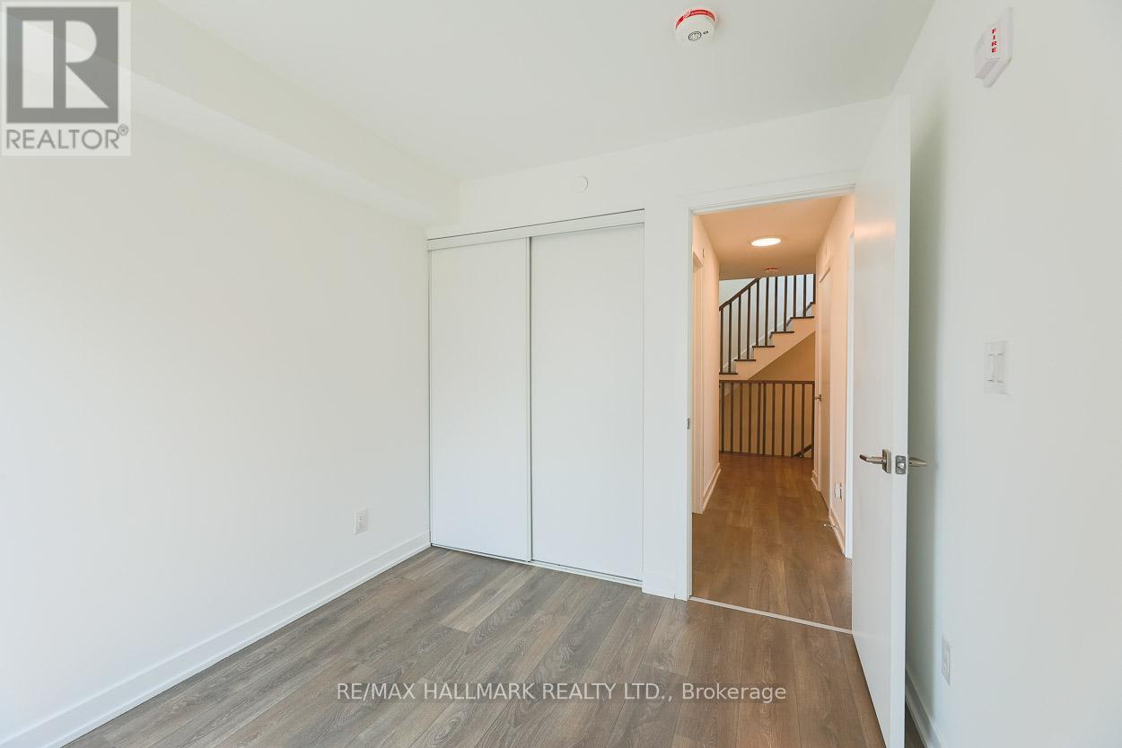 5 - 1475 O'connor Drive, Toronto, Ontario  M4B 2V5 - Photo 33 - E13087520