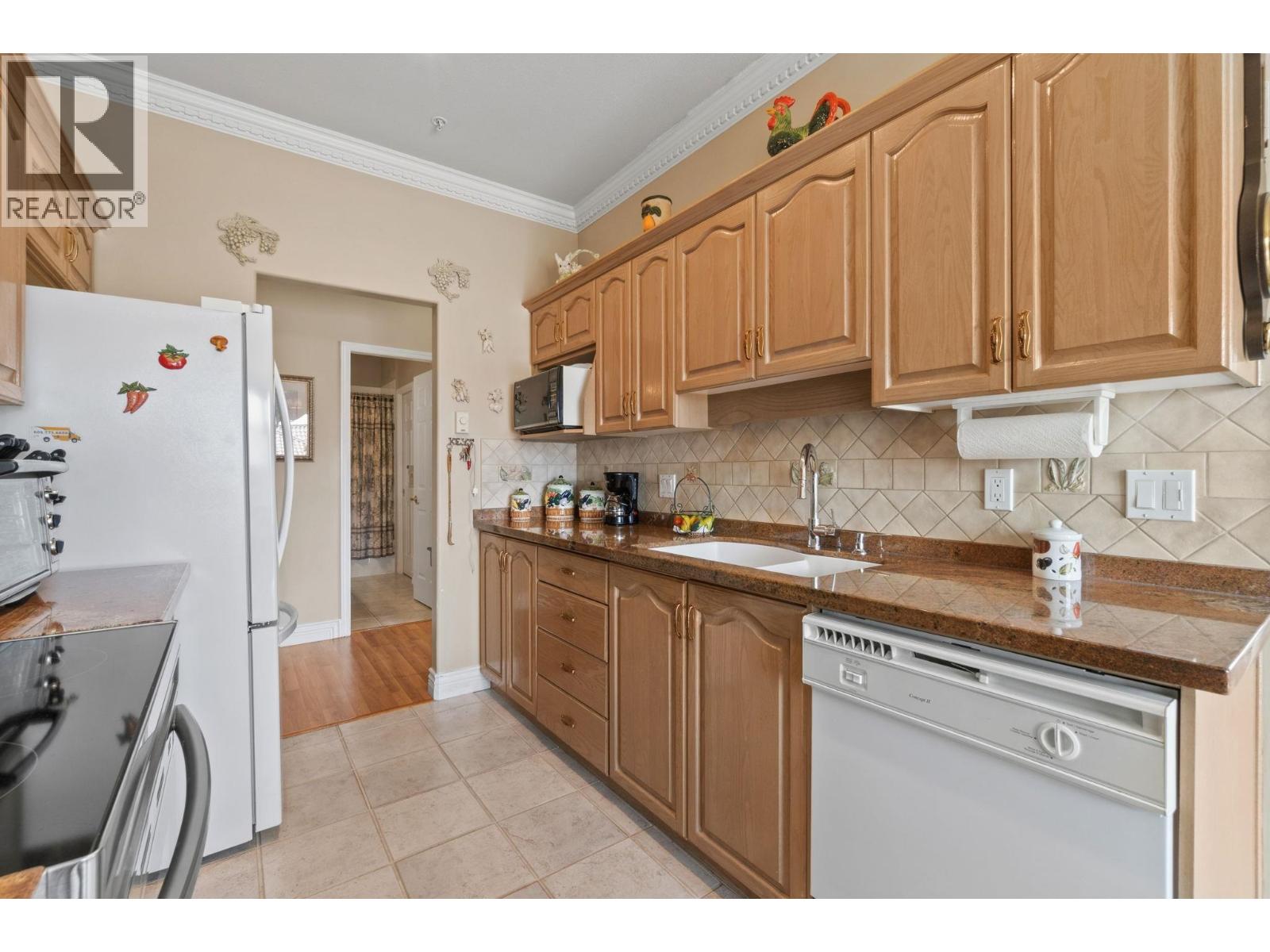 302 3176 Plateau Boulevard, Coquitlam, British Columbia  V3E 3J2 - Photo 14 - R3119959
