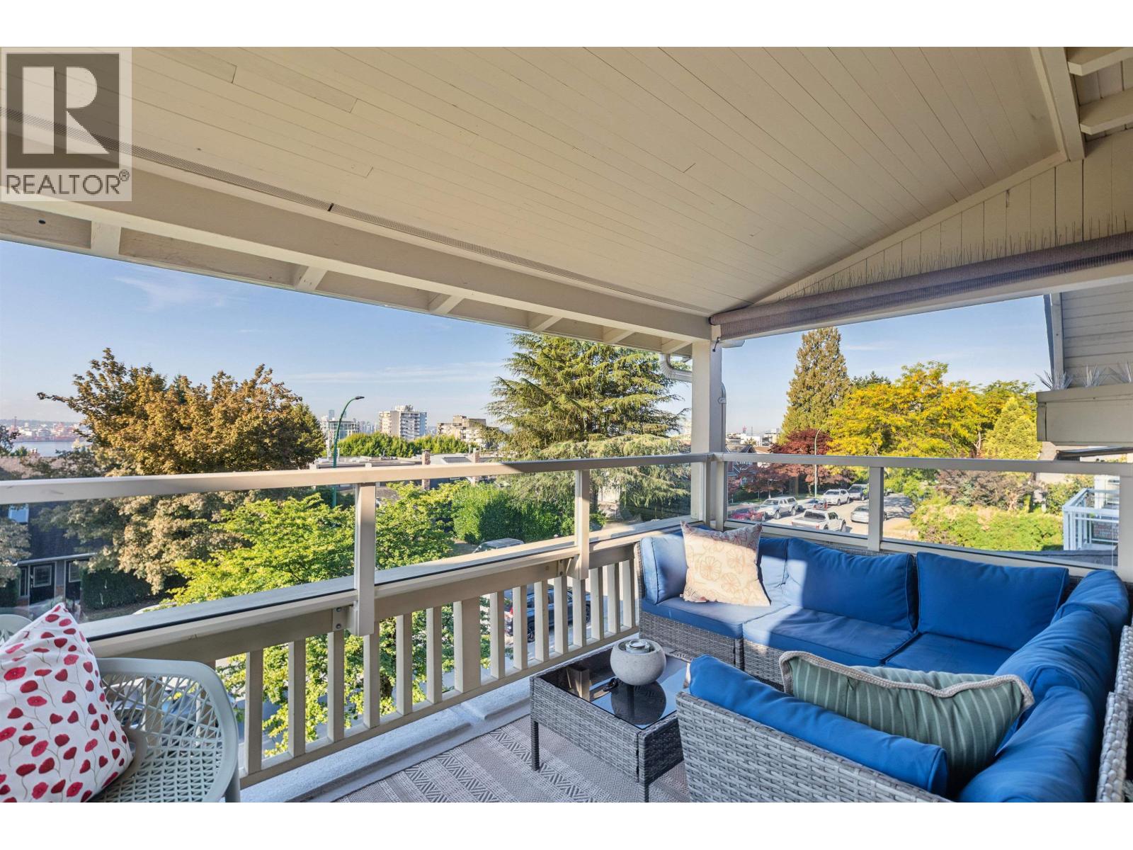 1 244 E 5th Street, North Vancouver, British Columbia  V7L 1L7 - Photo 2 - R3120012