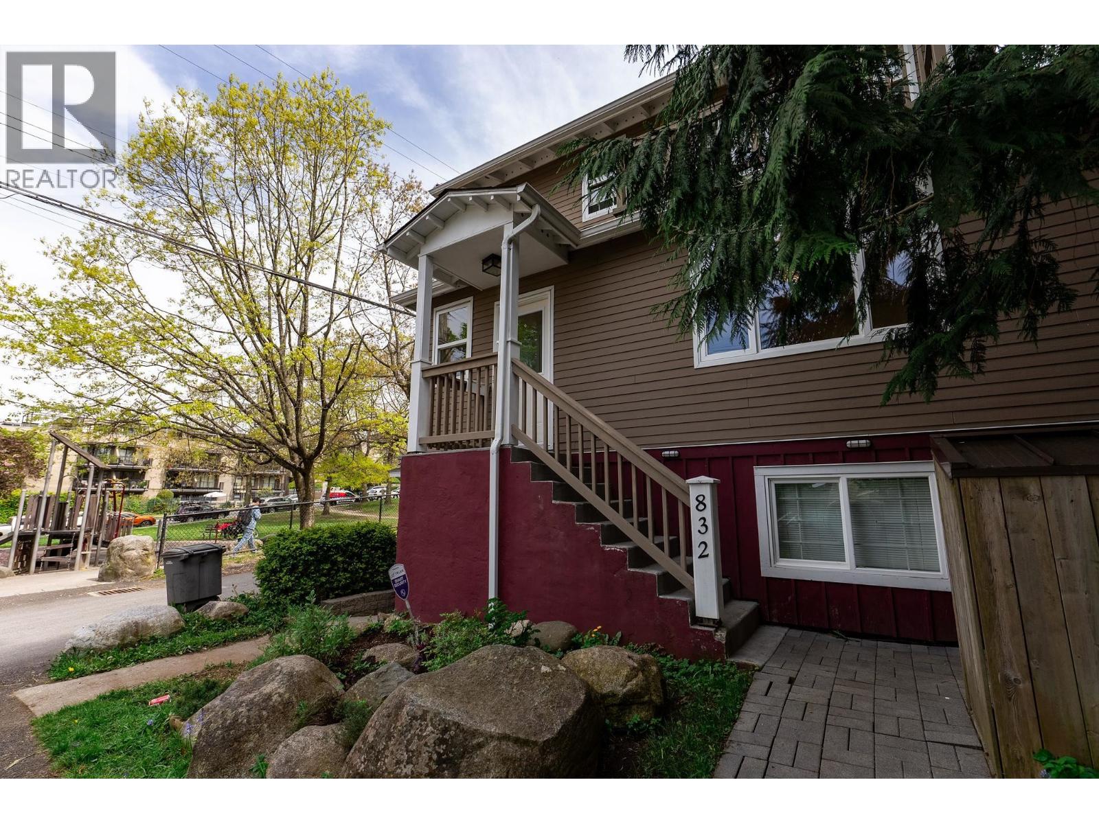 832 Salsbury Drive, Vancouver, British Columbia  V5L 4A2 - Photo 4 - R3119971