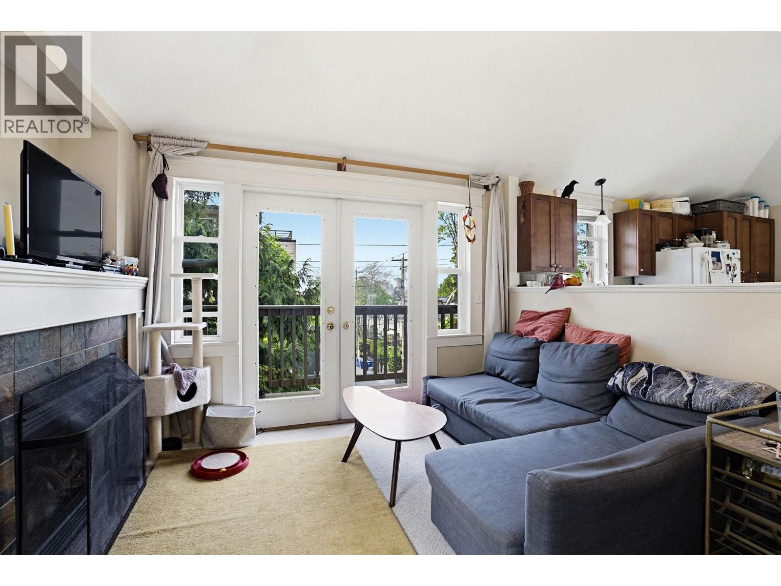 832 Salsbury Drive, Vancouver, British Columbia  V5L 4A2 - Photo 5 - R3119971