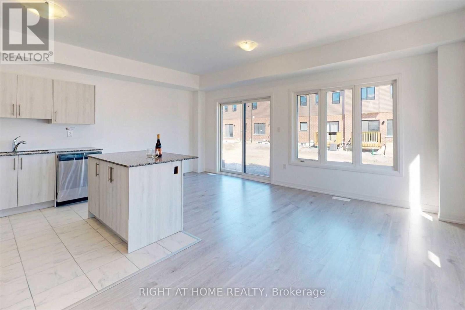 94 Fairlane Avenue, Barrie (Painswick South), Ontario  L9J 0M5 - Photo 7 - S13087536
