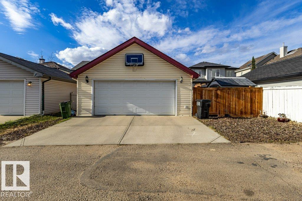 1676 Tomlinson Cm Nw, Edmonton, Alberta  T6R 3J3 - Photo 59 - E4485871