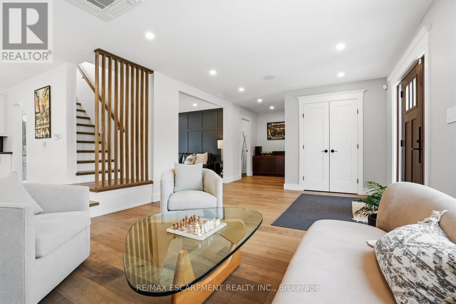 29 Pinewood Trail, Mississauga, Ontario  L5G 2L2 - Photo 4 - W12967042