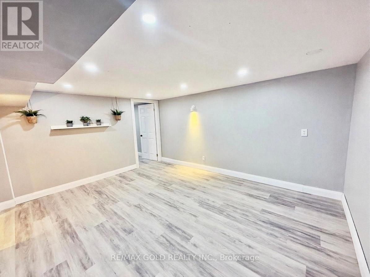 156 Mooregate Crescent, Kitchener, Ontario  N2M 2G1 - Photo 28 - X13060032