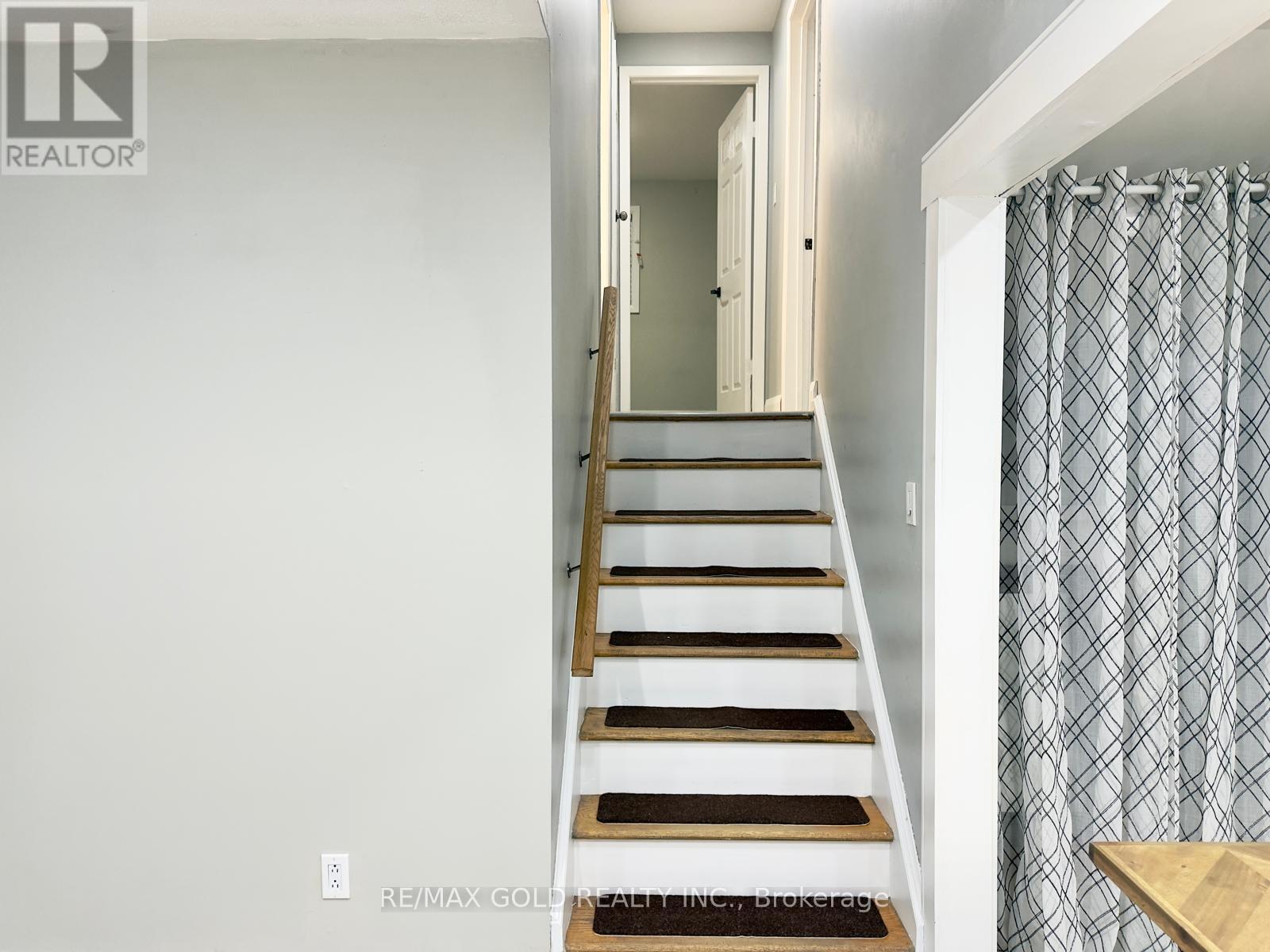 156 Mooregate Crescent, Kitchener, Ontario  N2M 2G1 - Photo 15 - X13060032