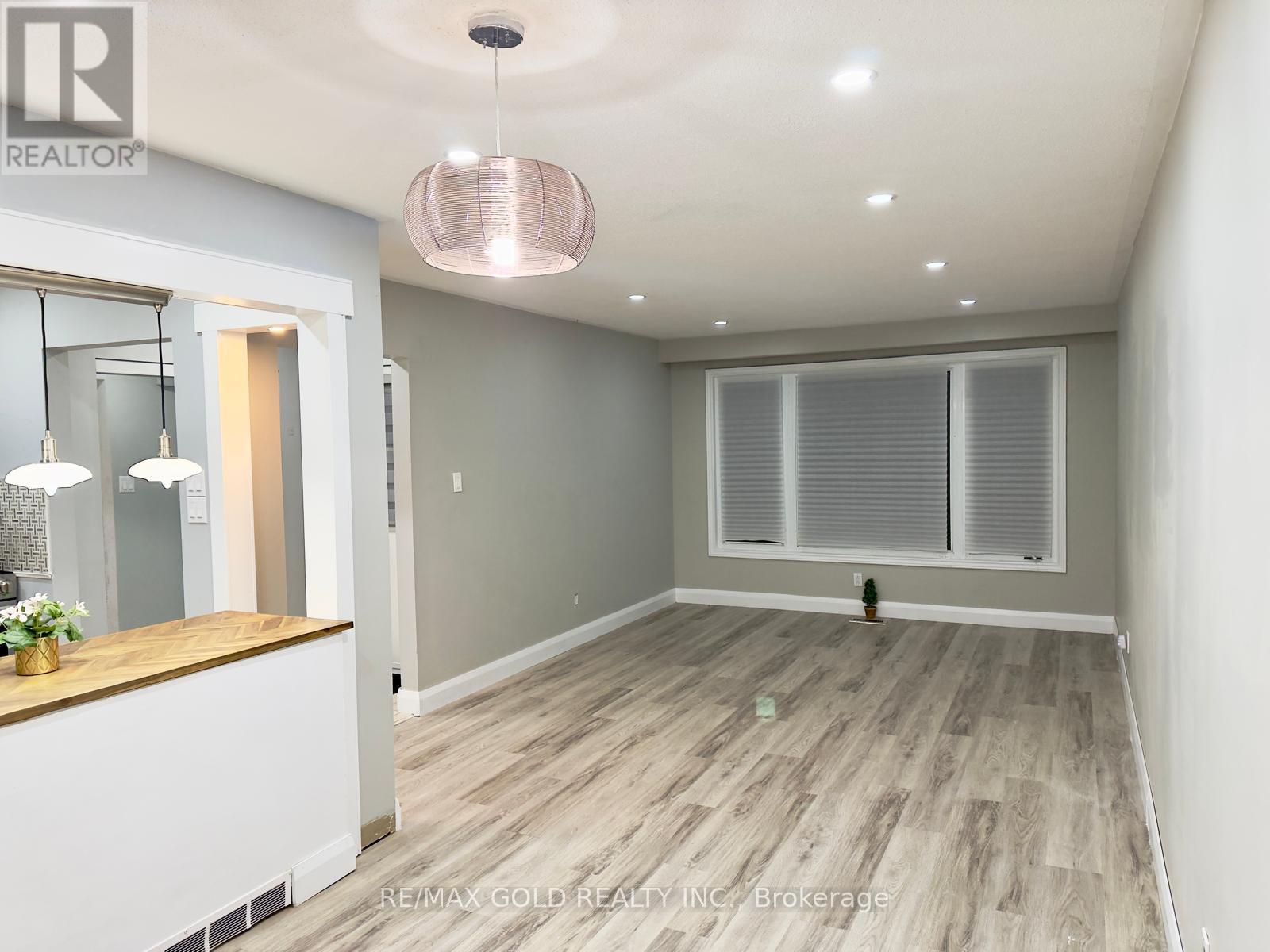 156 Mooregate Crescent, Kitchener, Ontario  N2M 2G1 - Photo 8 - X13060032