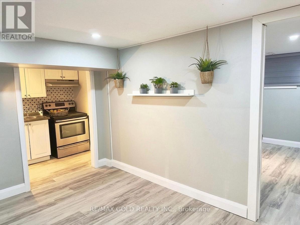 156 Mooregate Crescent, Kitchener, Ontario  N2M 2G1 - Photo 32 - X13060032