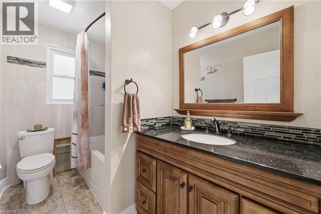 74 Graham Avenue S, Hamilton, Ontario  L8K 2M1 - Photo 15 - 40826606
