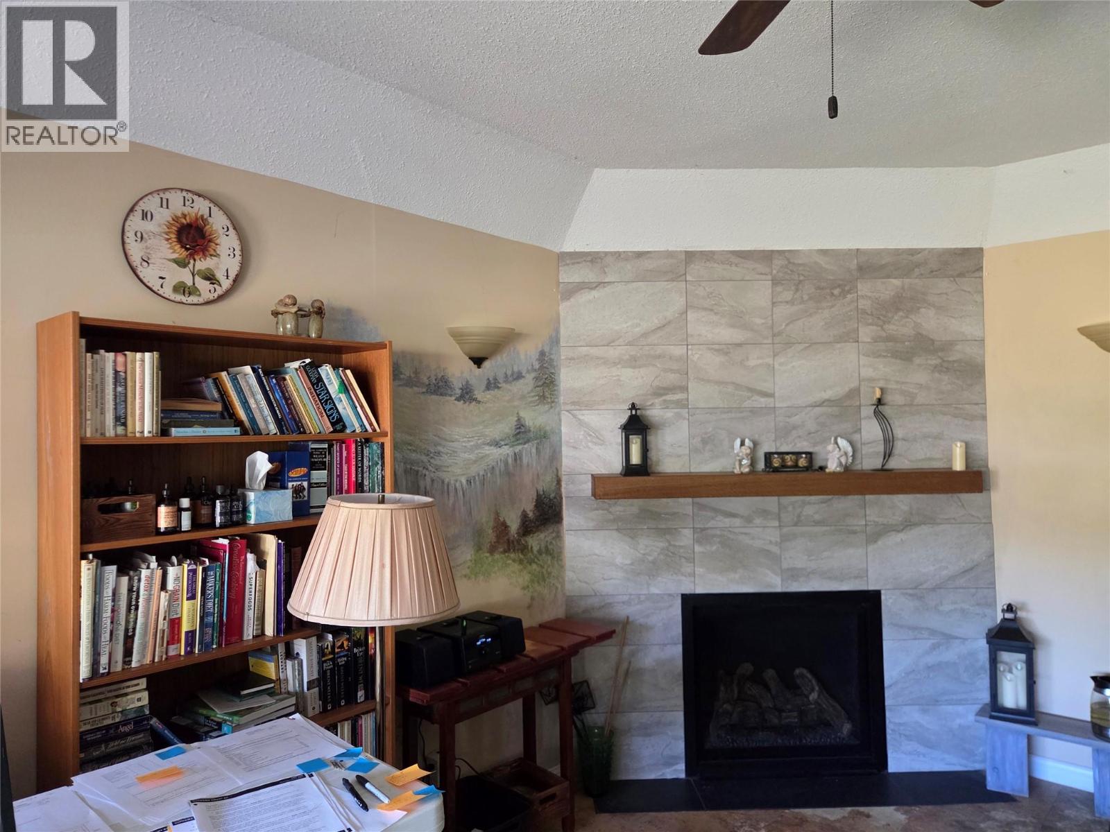 425 3rd Avenue, Keremeos, British Columbia  V0X 1N2 - Photo 9 - 10385674