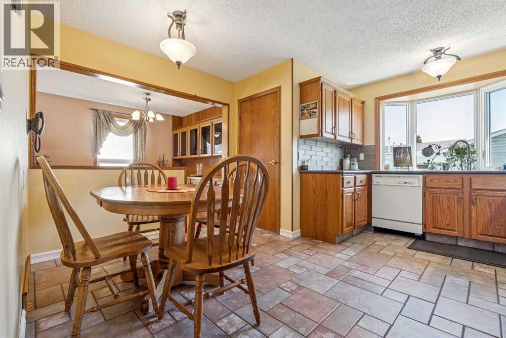 320 Whiteview Road NE, Calgary, Alberta  T1Y 1P8 - Photo 13 - A2307123