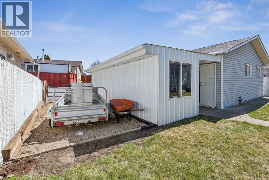 320 Whiteview Road NE, Calgary, Alberta  T1Y 1P8 - Photo 33 - A2307123