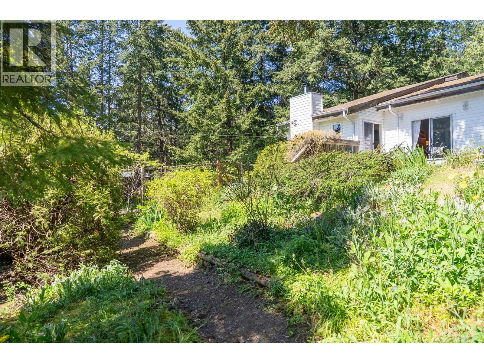 37267 Schooner Way, Pender Island, British Columbia  V0N 2M2 - Photo 39 - R3119823
