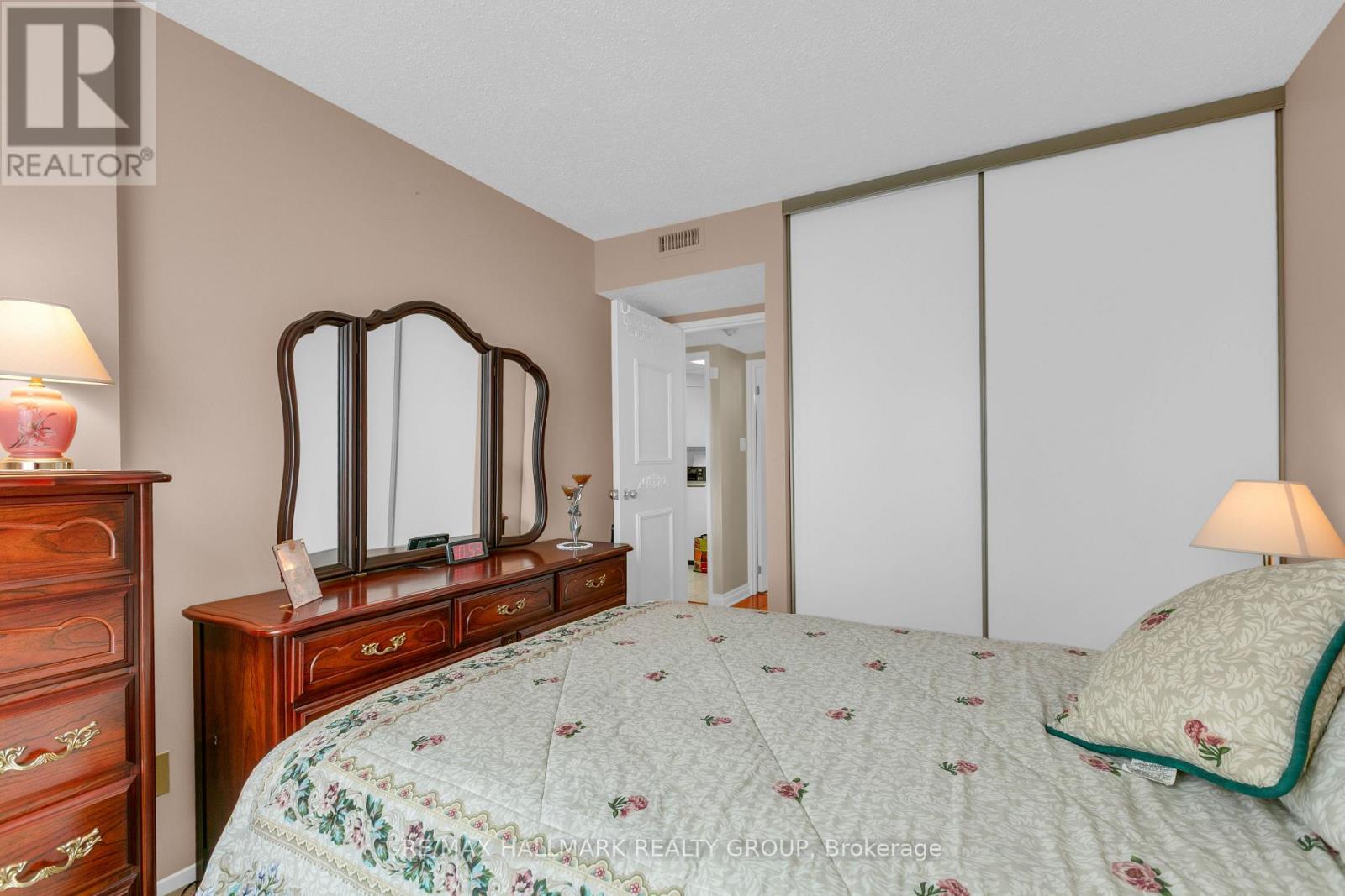 401 - 200 Lafontaine Avenue E, Ottawa, Ontario  K1L 8K8 - Photo 20 - X13087572