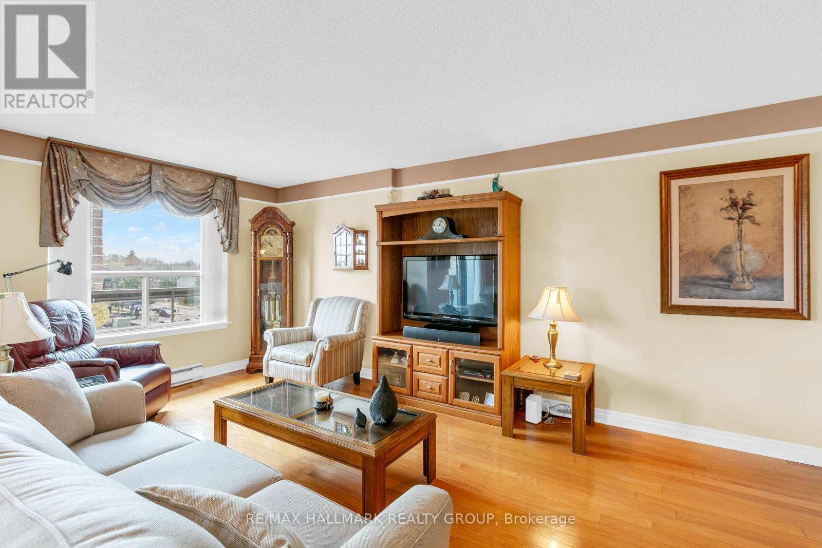 401 - 200 Lafontaine Avenue E, Ottawa, Ontario  K1L 8K8 - Photo 6 - X13087572