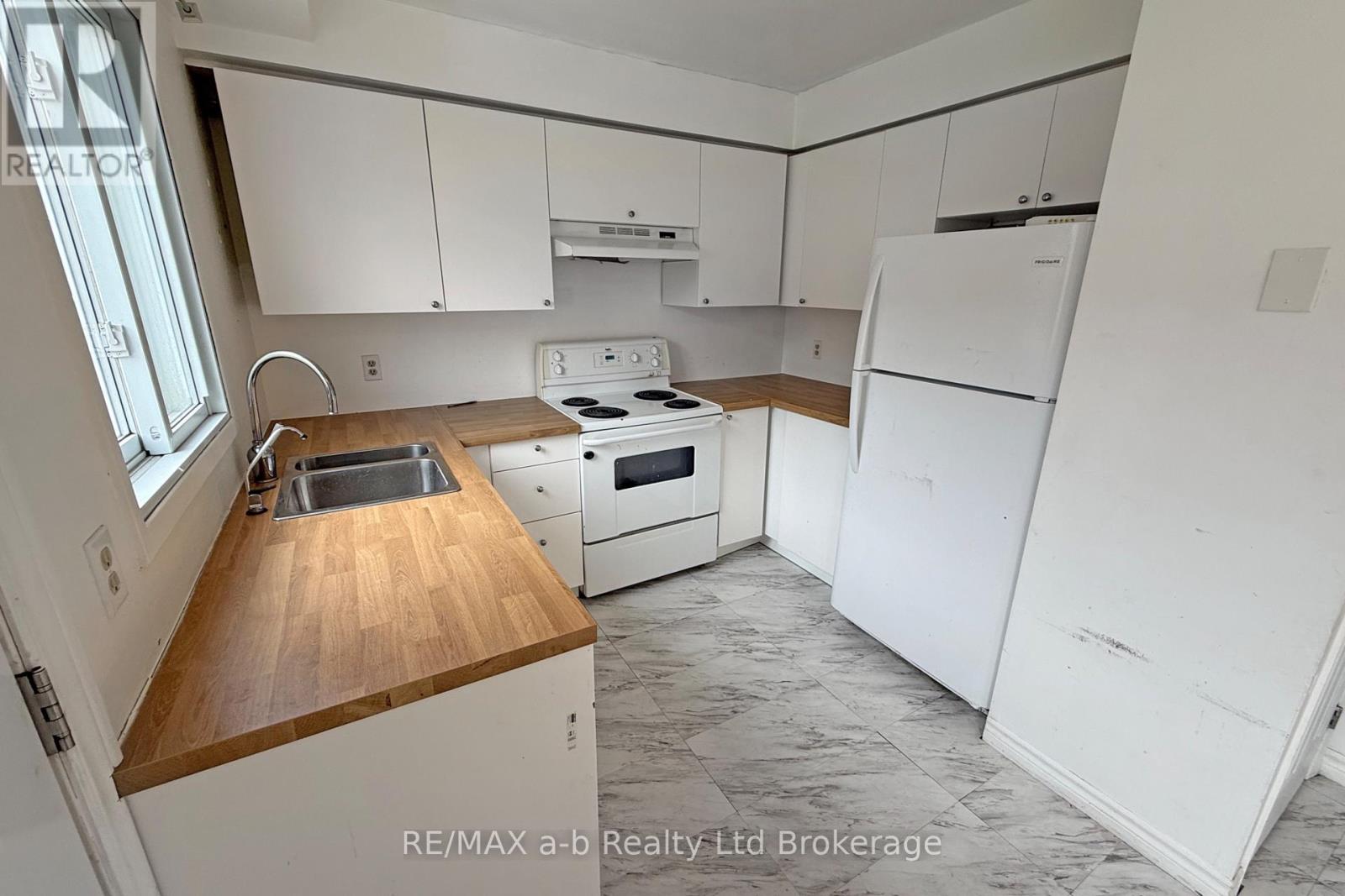4 - 394 Springbank Avenue N, Woodstock (Woodstock - North), Ontario  N4T 1L1 - Photo 11 - X13087622