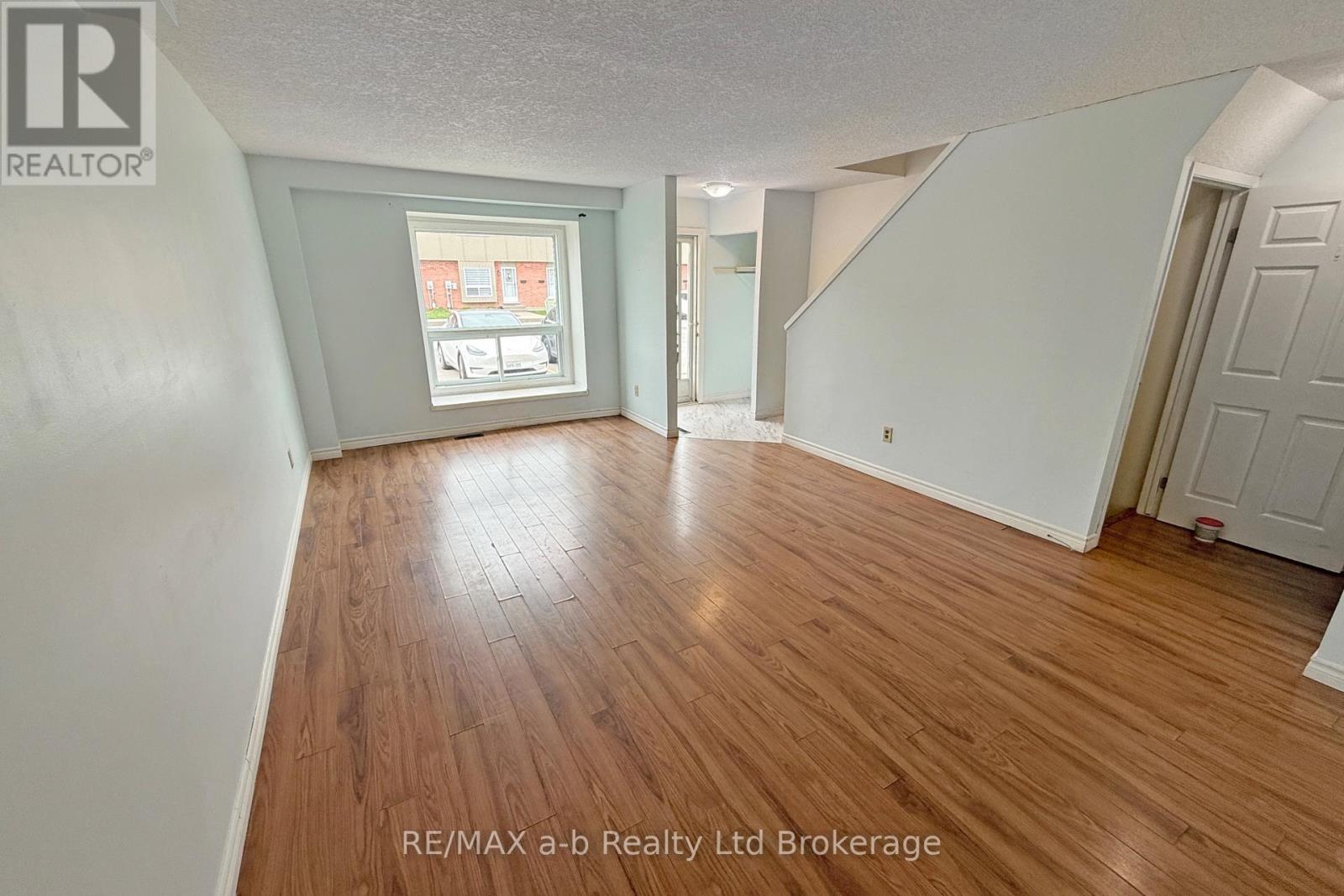 4 - 394 Springbank Avenue N, Woodstock (Woodstock - North), Ontario  N4T 1L1 - Photo 5 - X13087622