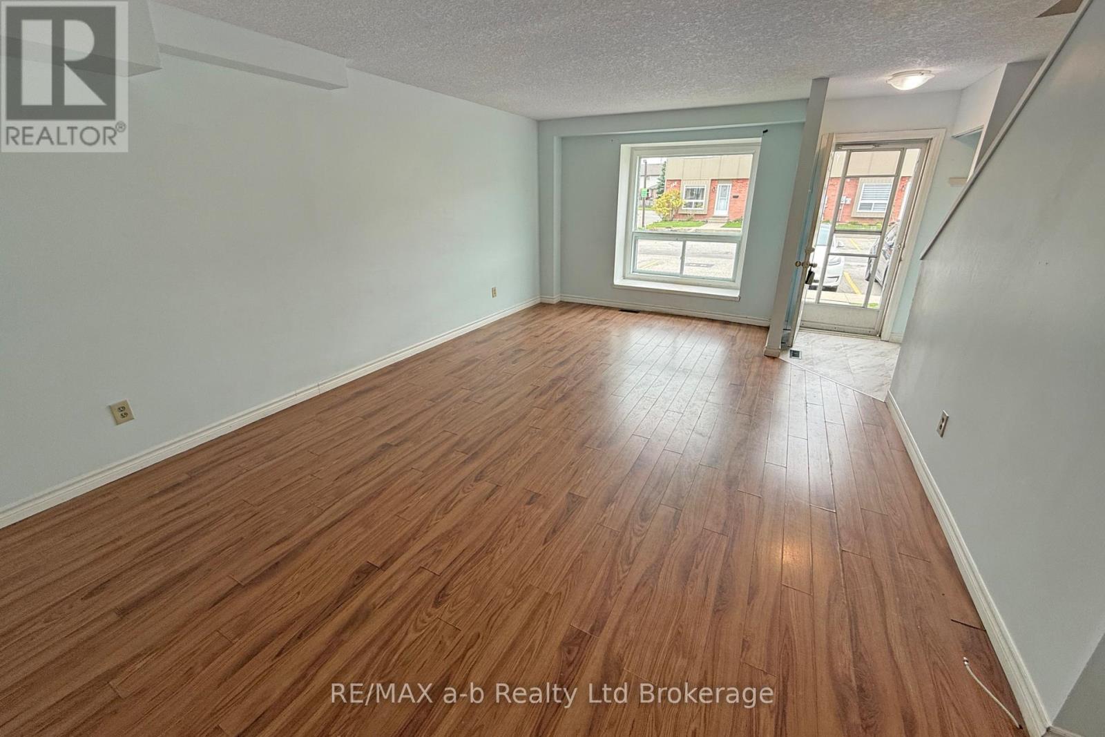 4 - 394 Springbank Avenue N, Woodstock (Woodstock - North), Ontario  N4T 1L1 - Photo 6 - X13087622