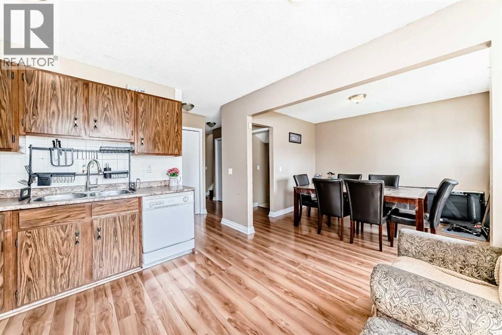 4821 60 Street NE, Calgary, Alberta  T1Y 5B8 - Photo 6 - A2308177