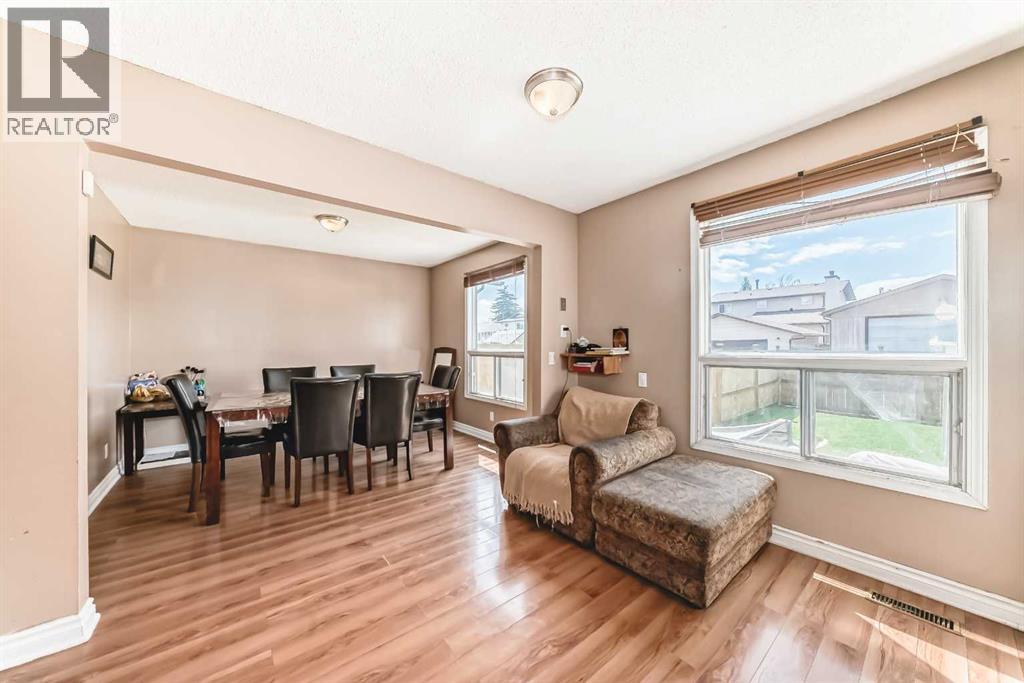 4821 60 Street NE, Calgary, Alberta  T1Y 5B8 - Photo 7 - A2308177