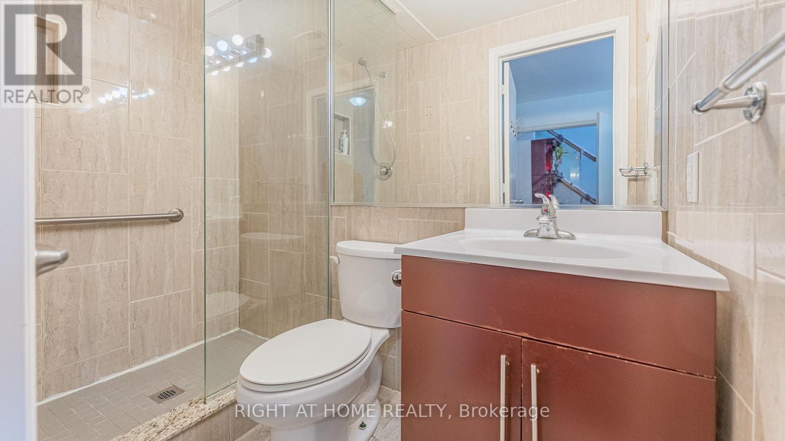 18 Rusholme Road, Toronto, Ontario  M6J 3H4 - Photo 15 - C13053078