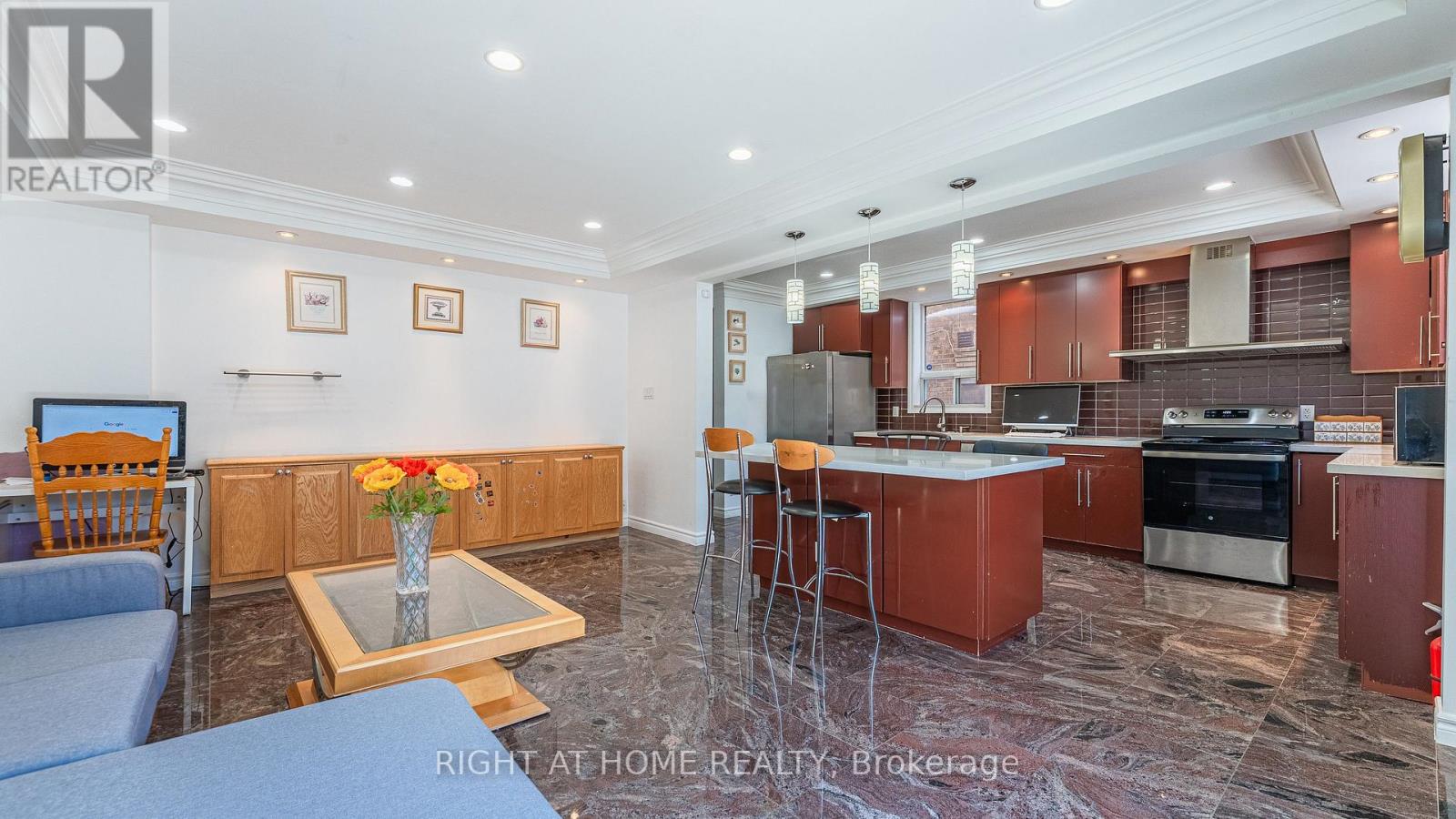 18 Rusholme Road, Toronto, Ontario  M6J 3H4 - Photo 8 - C13053078