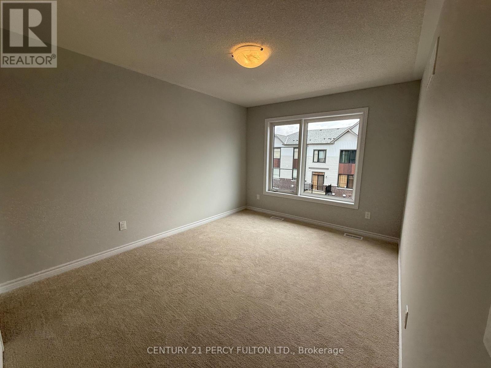 1060 Honeycomb Path, Oshawa, Ontario  L1H 8L7 - Photo 5 - E13086078