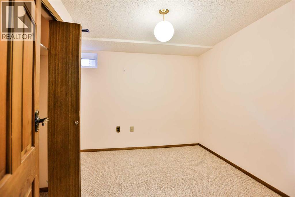 318 Mcmaster Boulevard W, Lethbridge, Alberta  T1K 4R5 - Photo 38 - A2302574