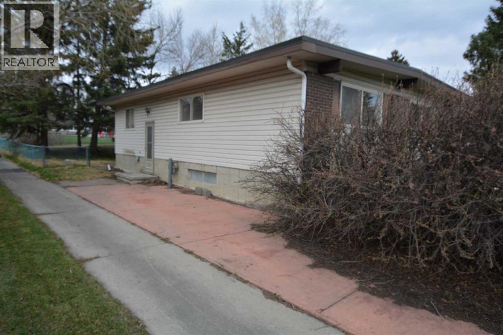 38 Dalrymple Green NW, Calgary, Alberta  T3A 1Y2 - Photo 5 - A2307395